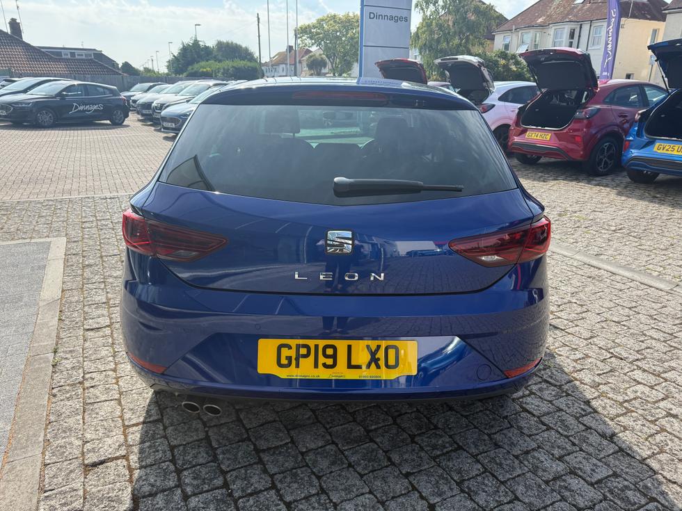 SEAT Leon Photo ae0e6112-1fd1-489e-b2d7-d420ff4c8361.jpeg