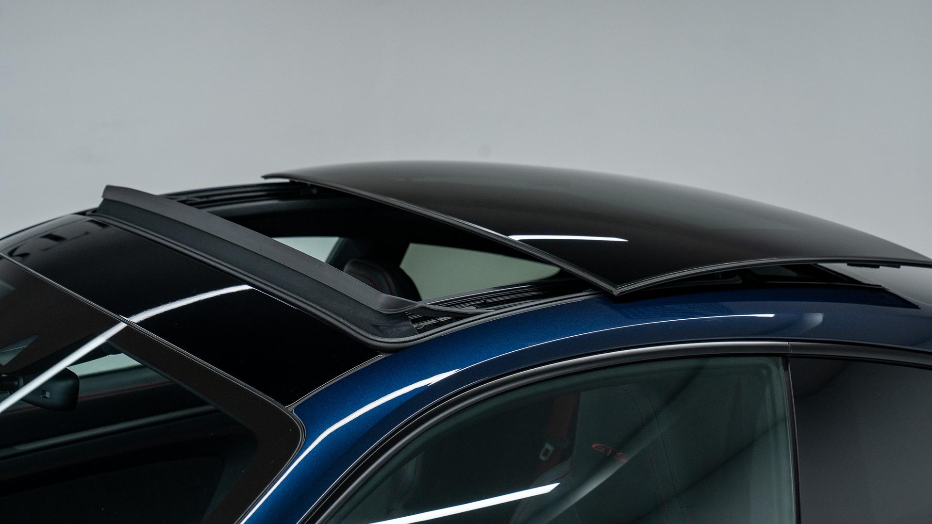 Porsche 911 Photo ae1a63a1-a48b-45c5-8ed8-0c8e5eef0148.jpg