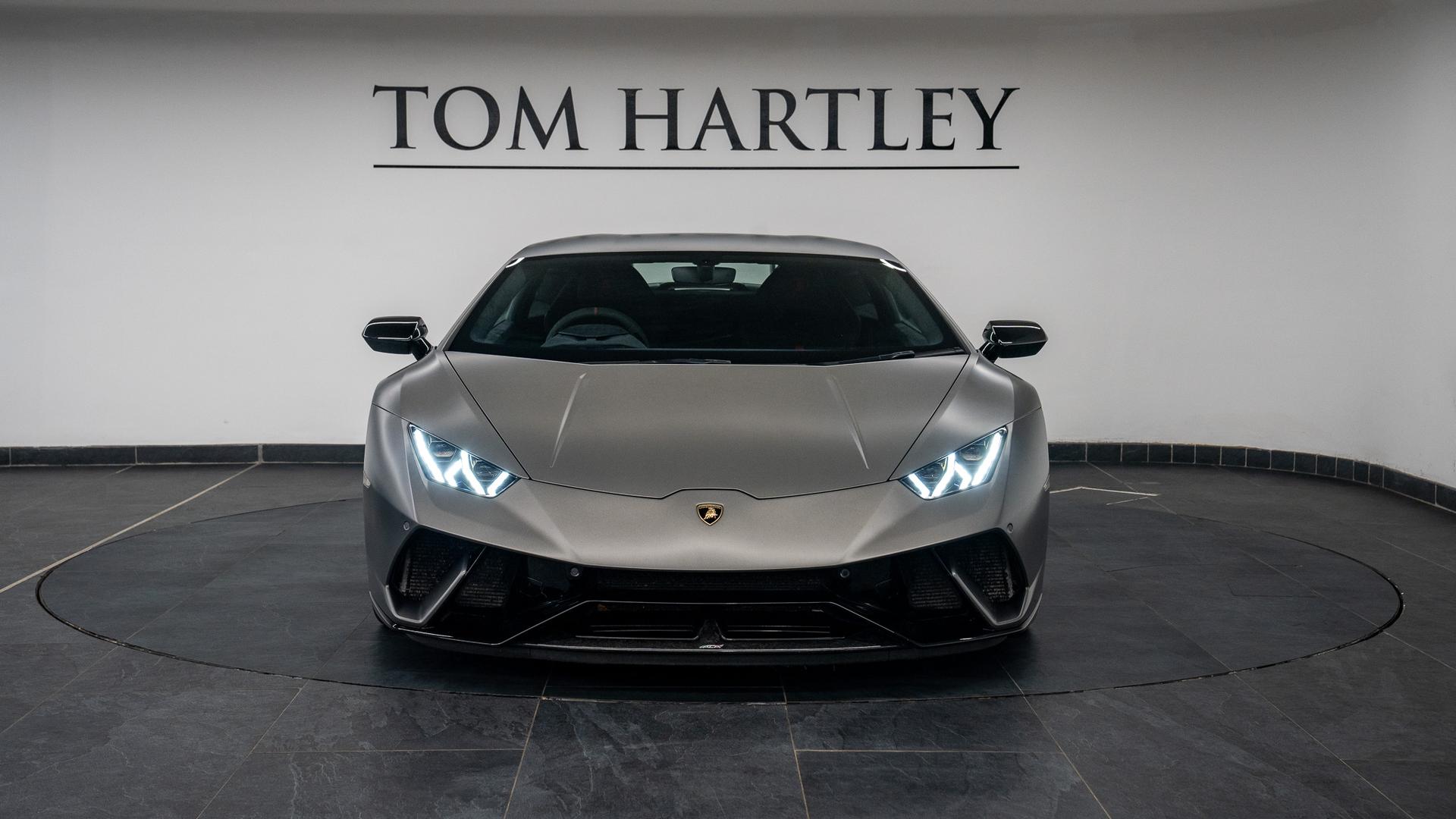 LAMBORGHINI Huracan Photo ae204121-36f6-4675-ae26-aa1e8d2536d4.jpg