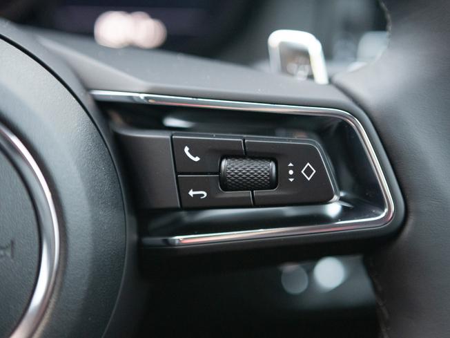 PORSCHE Macan Photo 24