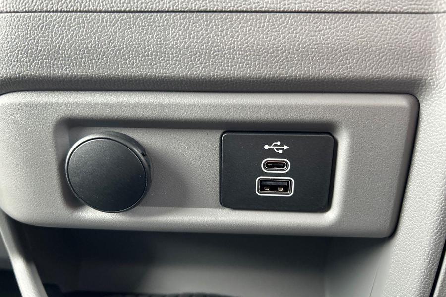 Ford TRANSIT CUSTOM Photo ae2725fa-6435-4a4b-b807-c9b0343173d7.jpg