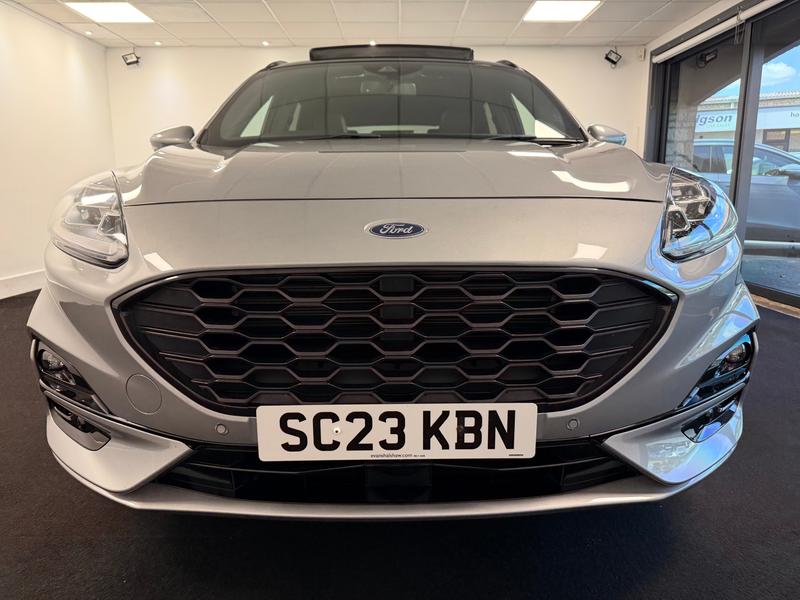 Ford Kuga Photo ae40c71a-0150-4497-8fff-9888fe6bbf59.jpg
