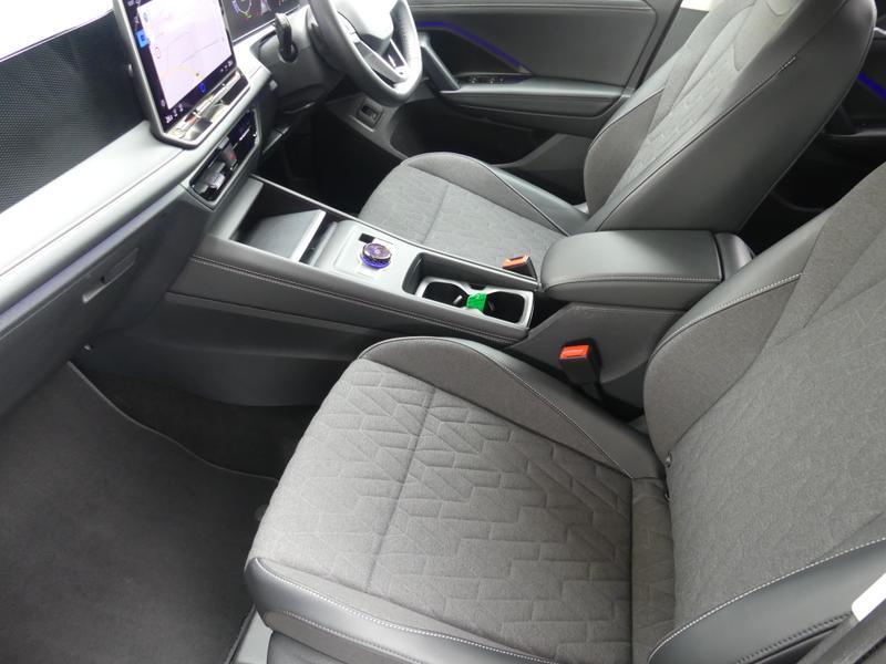 Volkswagen Tiguan Photo ae40f834-1a5a-4fef-a78c-b8f3eb15632d.jpg