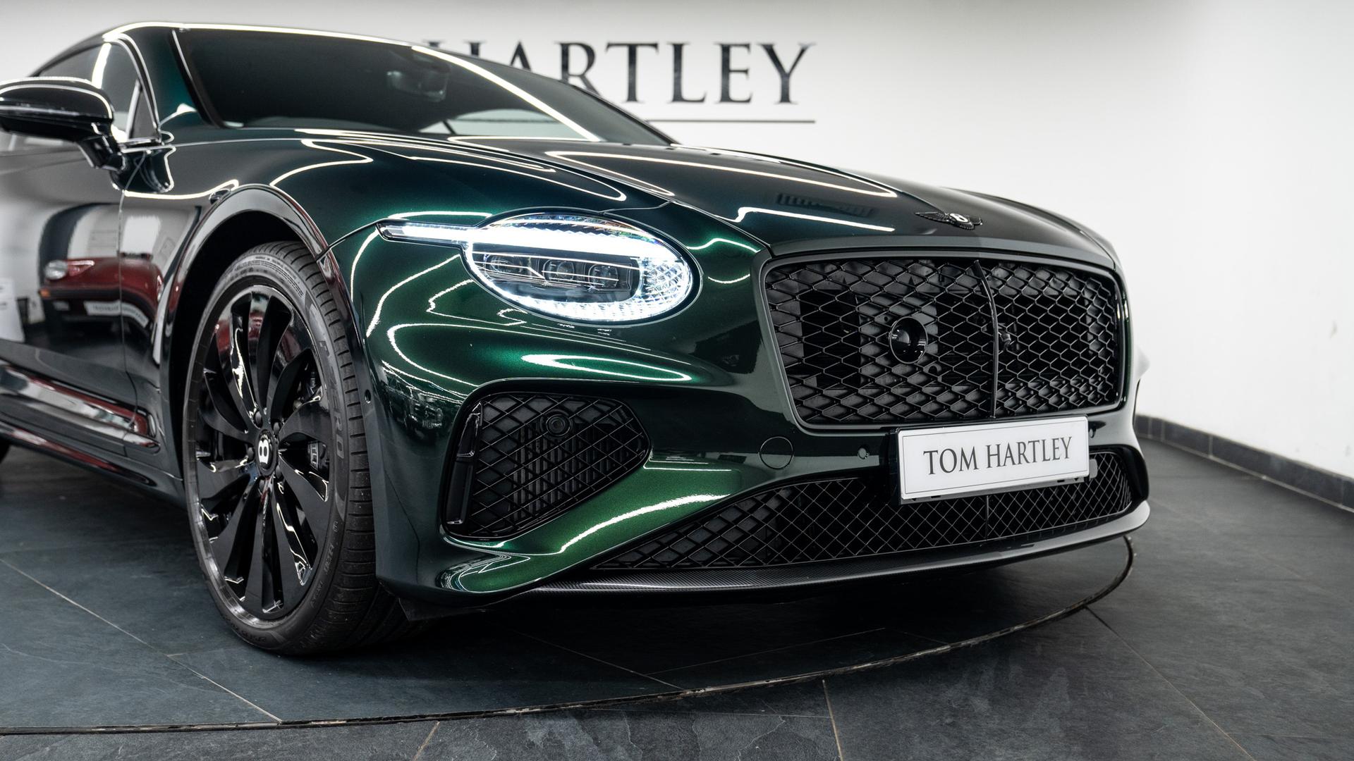 Bentley Continental GT Photo ae4879b4-3bdb-40ac-9387-45b1f3476707.jpg