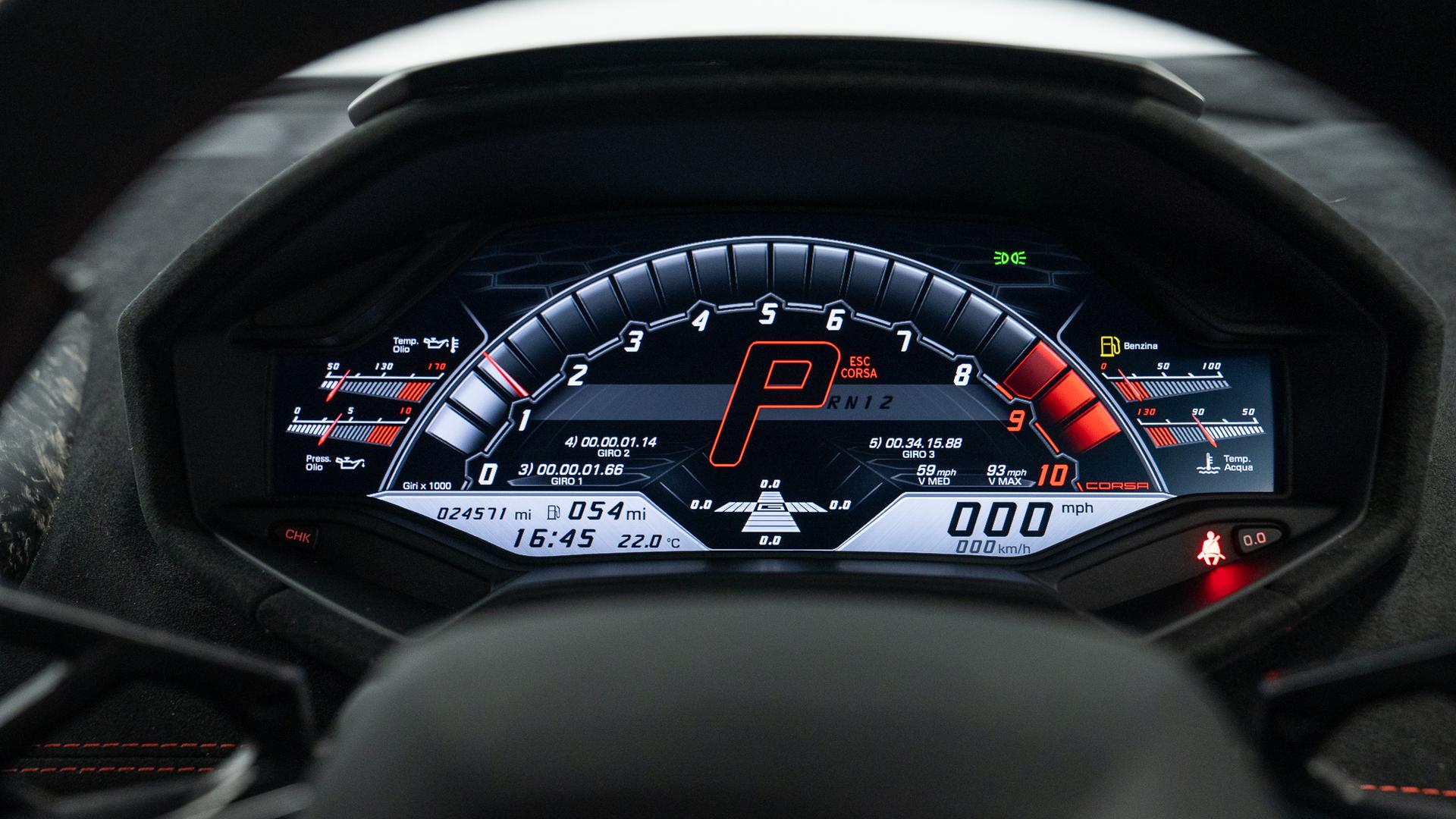 LAMBORGHINI Huracan Photo ae518a34-4ffb-45f5-845f-fd96d780266b.jpg