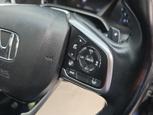 Honda CR-V Photo ae5de4f5-d94d-446a-9f8f-d75a9b64a2f7.jpg