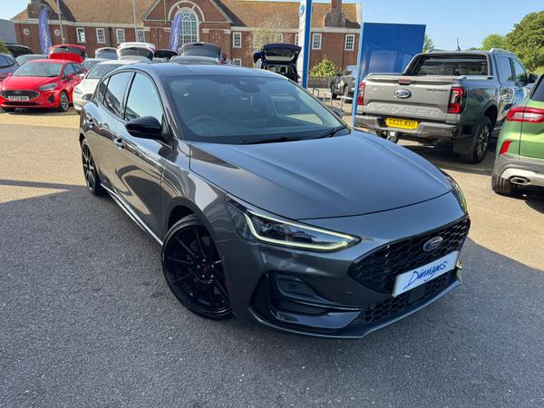 Used 2023 Ford Focus 2.3T EcoBoost ST Hatchback 5dr Petrol Manual Euro 6 (s/s) (280 ps) Magnetic Grey at Dinnages
