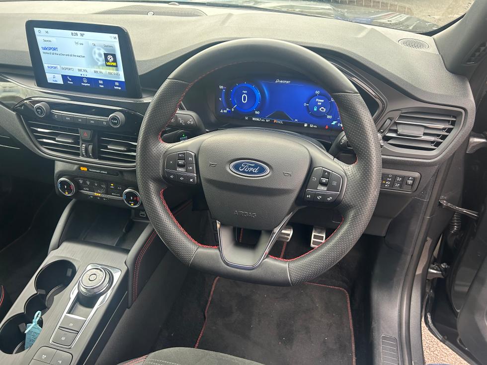 Ford Kuga Photo ae8db28f-088c-4b26-903e-90b5a3375722.jpeg