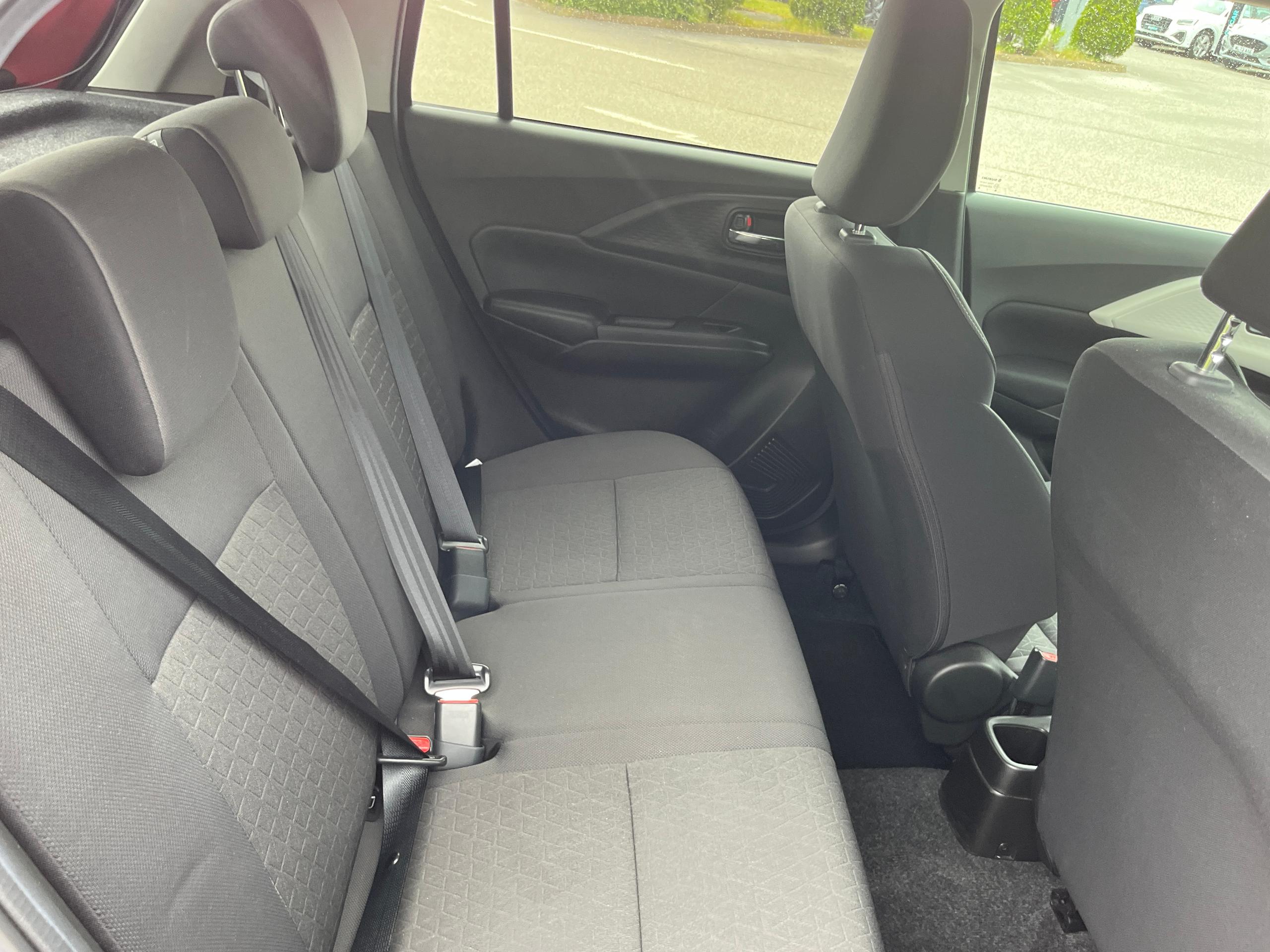 Suzuki Swift Photo 17