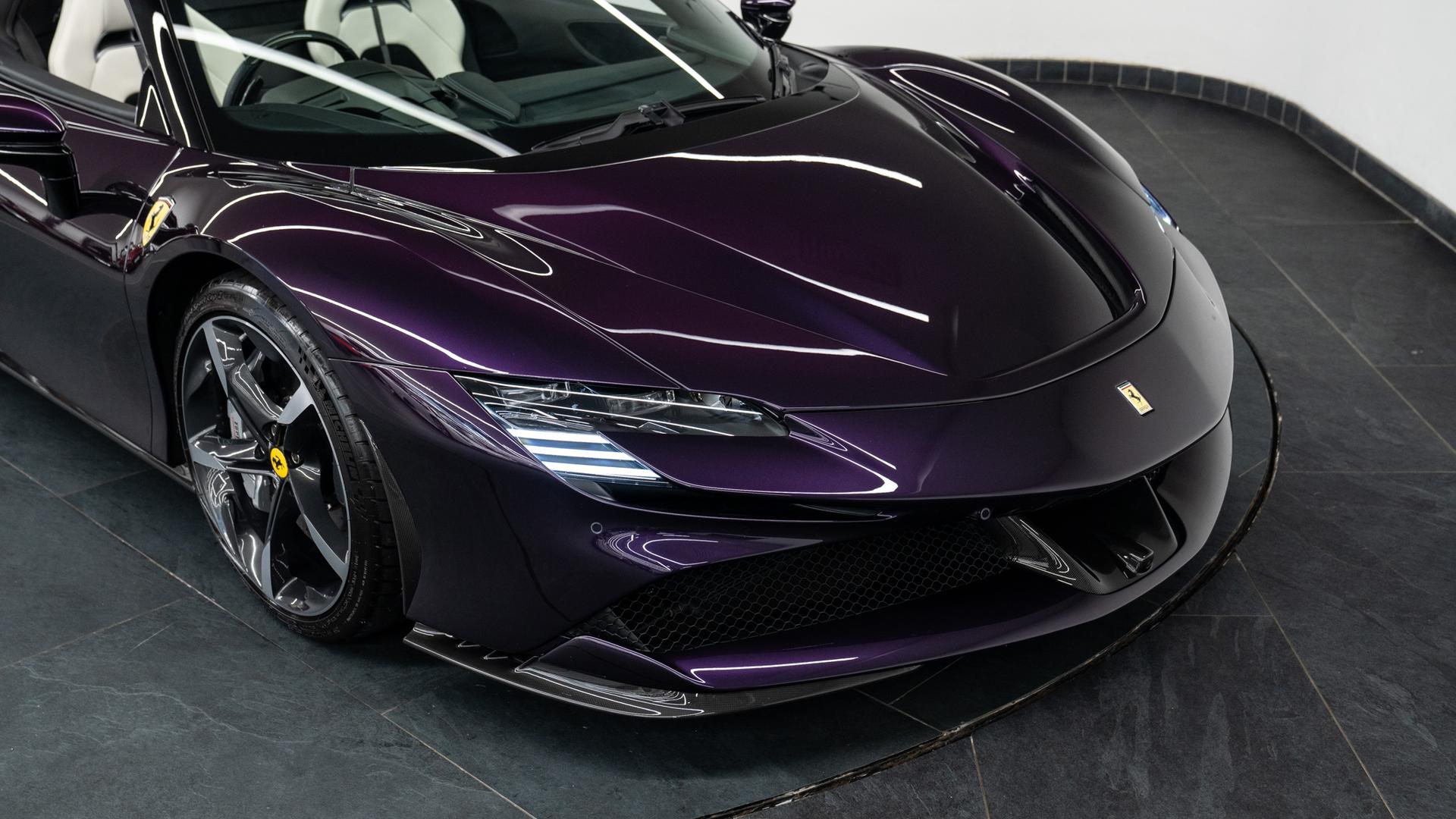 Ferrari SF90 Photo aeb9646f-57c6-4898-a663-e41879e6ca10.jpg