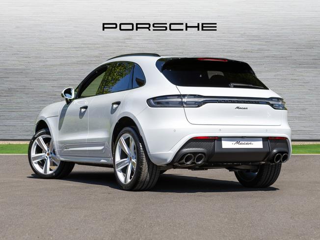 PORSCHE Macan Photo 2