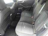Ford Focus Photo 18