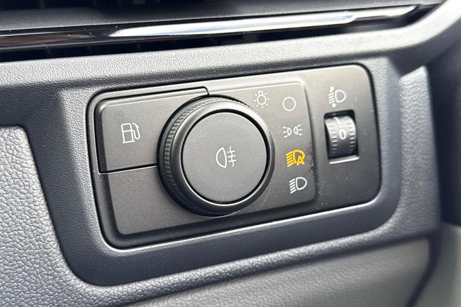 Ford TRANSIT CUSTOM Photo aeebe8a6-bb1c-4c0a-96c9-9acd4f4ef8f1.jpg