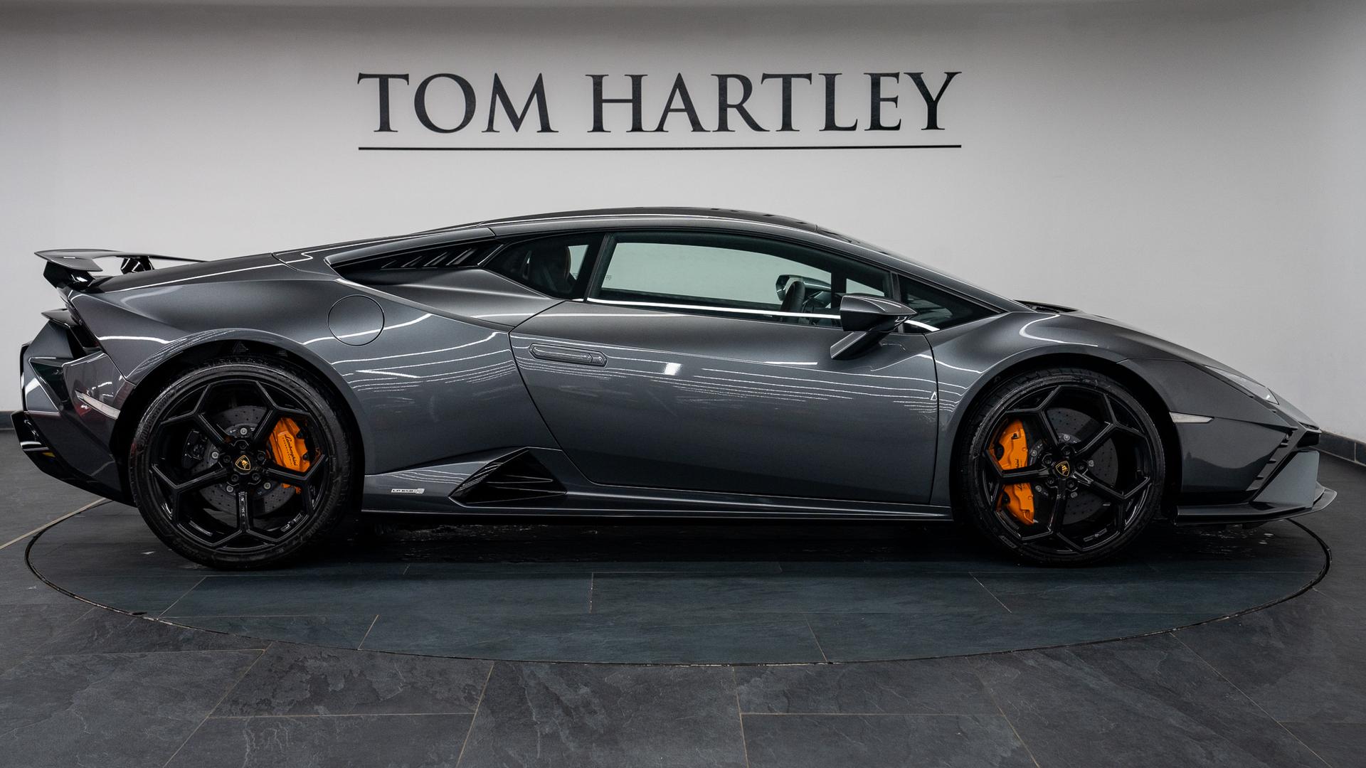 LAMBORGHINI Huracan Photo aeefbc61-58f9-4395-a4e7-c4a85a196f54.jpg