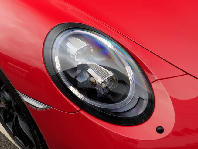 PORSCHE 911 Photo 12