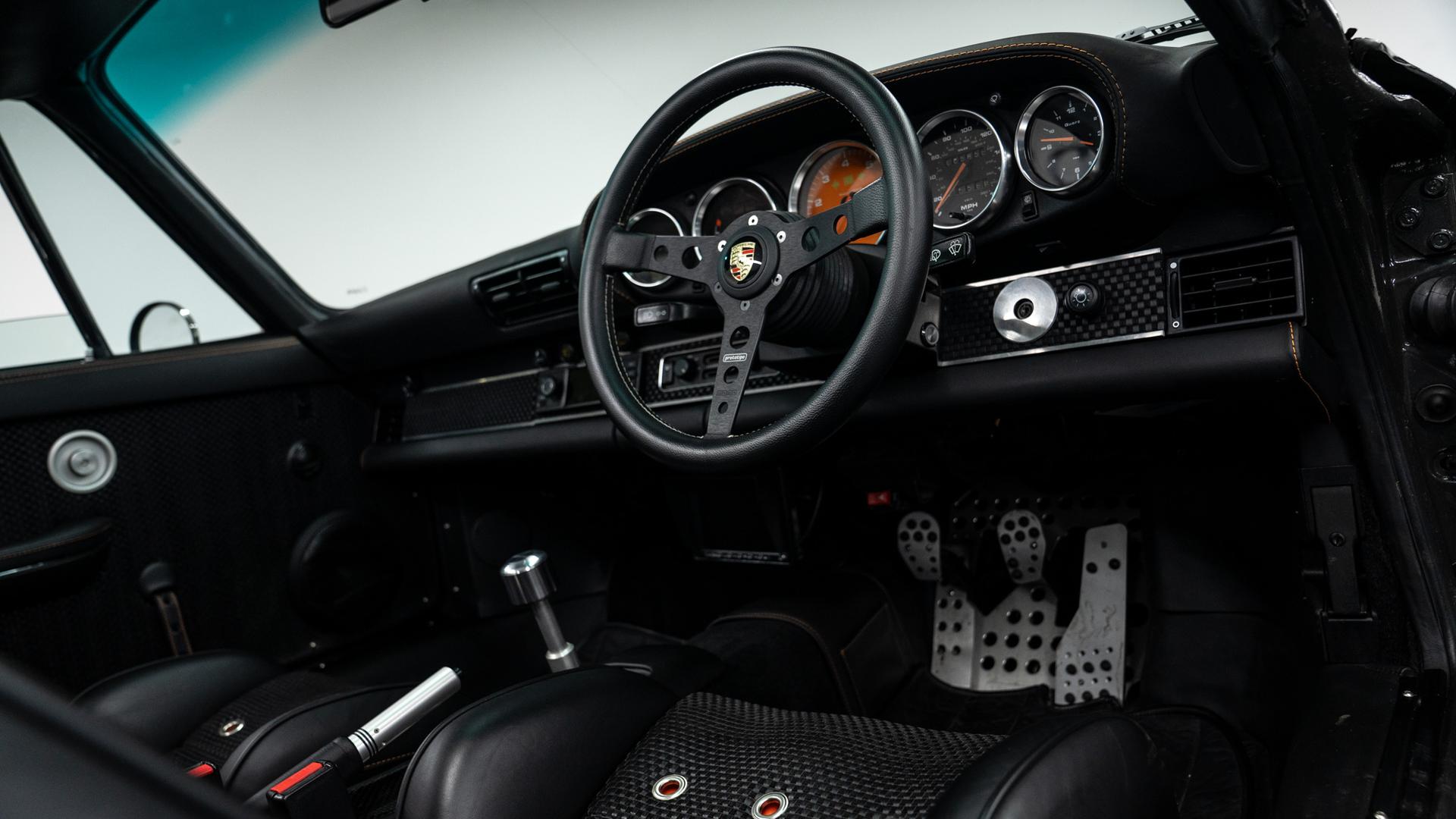 Porsche 911 Retro Works Photo af0aae21-e862-440b-9fe8-86d7657aa915.jpg
