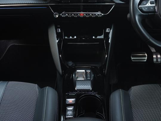 Peugeot 2008 Photo af131a6c-7b5d-4688-8bee-16395076727f.jpg