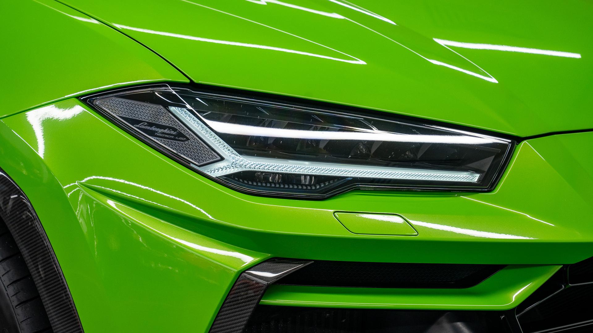 LAMBORGHINI Urus Photo af145fd7-4695-4ce5-8cd0-f5de209873b5.jpg