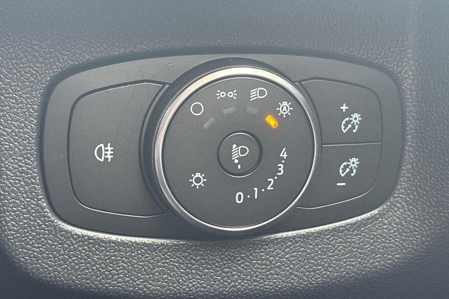 Ford TRANSIT COURIER Photo af247f13-1d7a-4d9c-ae92-b44ddb9541af.jpg