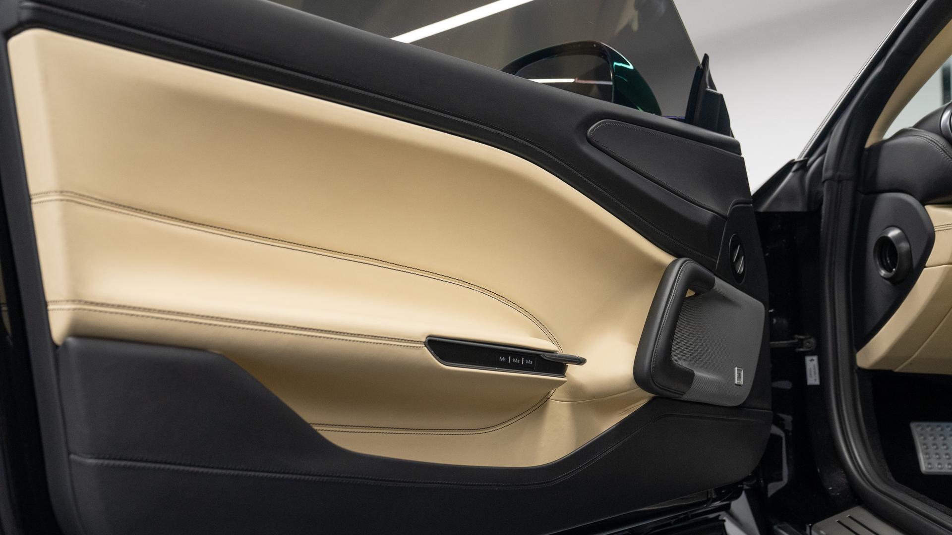 Ferrari GTC4 Lusso Photo af2a91df-24fc-4519-a650-3506cd95bc52.jpg