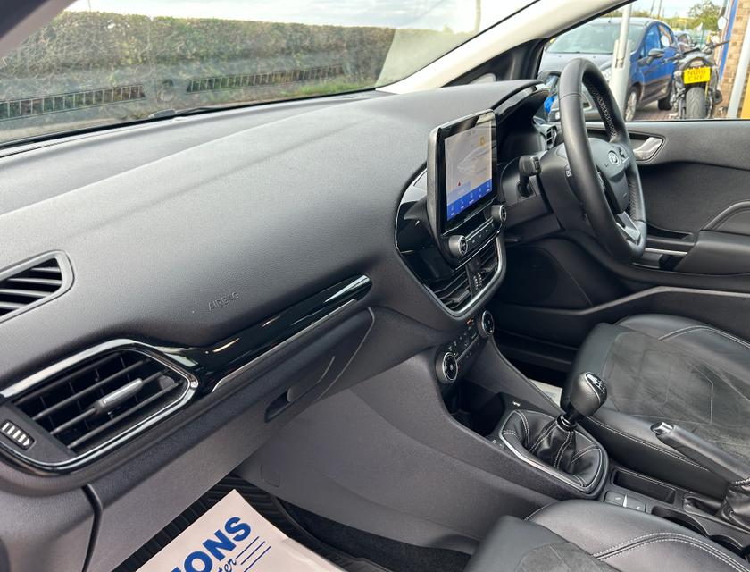 Ford Fiesta Photo af30006d-02b9-4377-be3d-b656e98f07b4.jpg