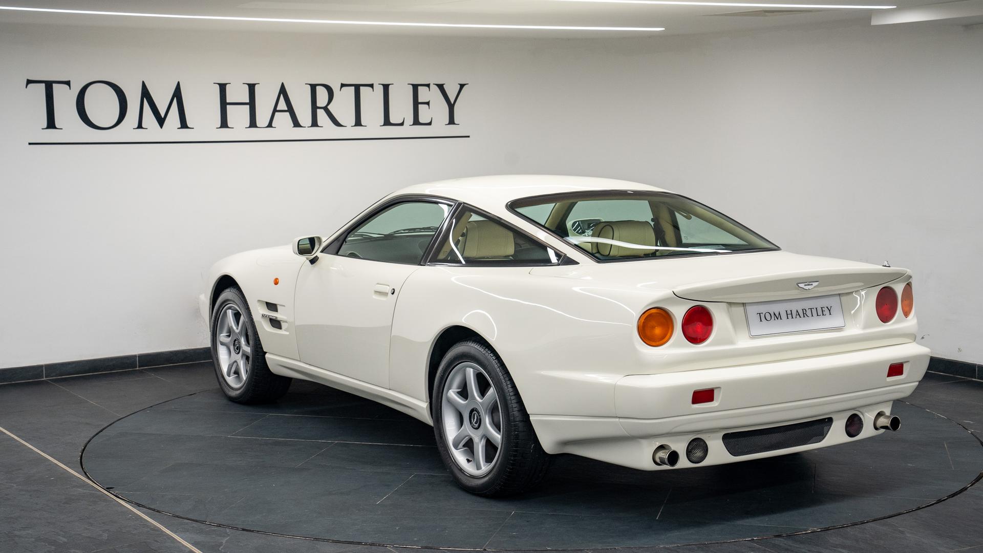Aston Martin V8 Photo af3d1dcc-40b9-4b07-b5fb-cc17b95871ab.jpg