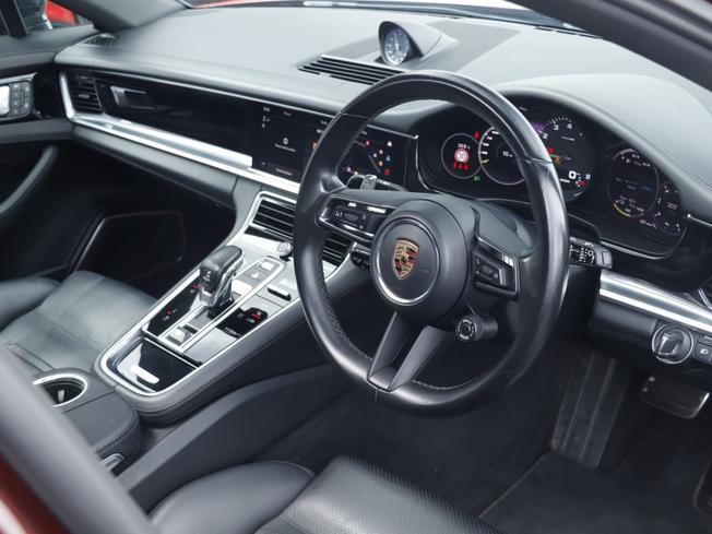 PORSCHE Panamera Photo 48