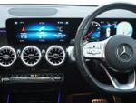 Mercedes-Benz GLB Photo 17