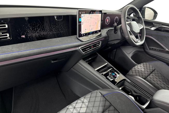 VOLKSWAGEN Tiguan Photo 2