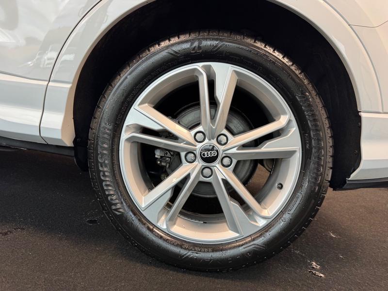 Audi Q3 Photo af793136-ded0-4974-abbc-29c5bb954986.jpg