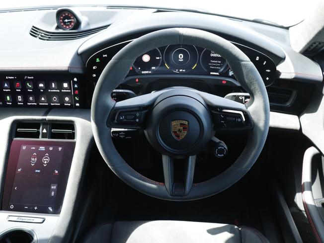 PORSCHE Taycan Photo 35