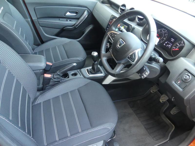 Dacia Duster Photo af8a0288-e1f0-4b0a-9f8a-85b90fb15855.jpg