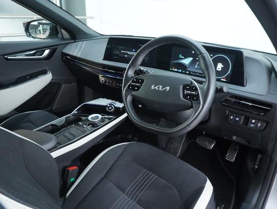 Kia EV6 Photo af9b3ce8-bba8-424a-8b35-24e9427e451b.jpg