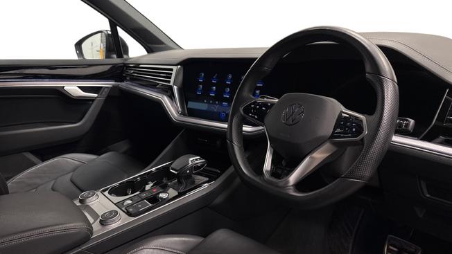 VOLKSWAGEN Touareg Photo 6