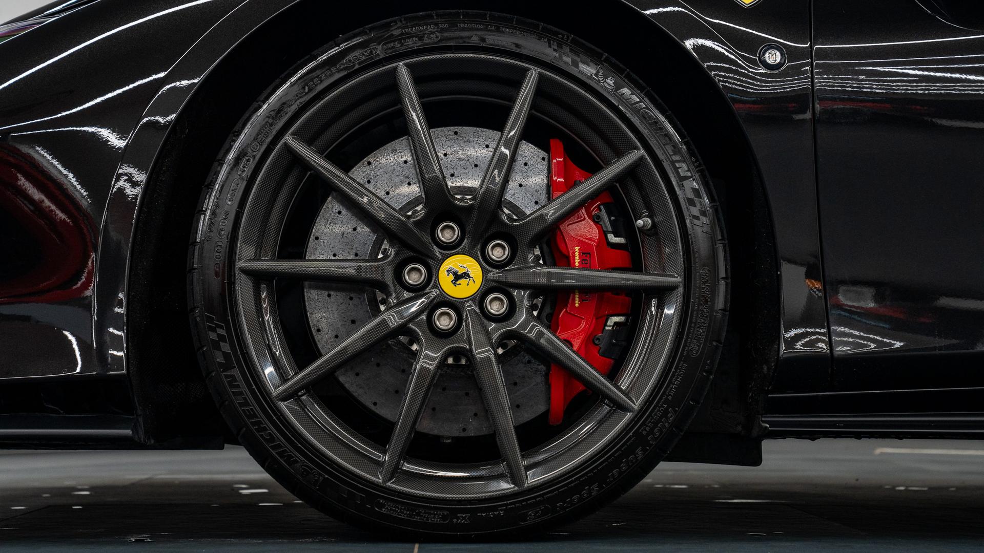 Ferrari F8 Photo afb46fa1-3299-4203-8502-18559ca6893e.jpg