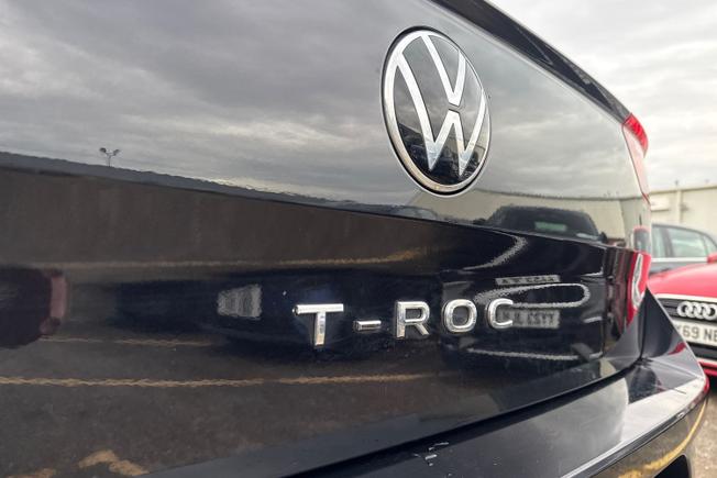 Volkswagen T-Roc Photo 22