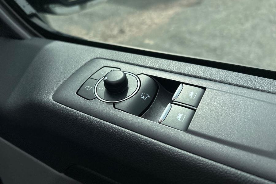 Ford TRANSIT CUSTOM Photo afcf2776-bd1b-4808-8348-d54b7a021b8a.jpg