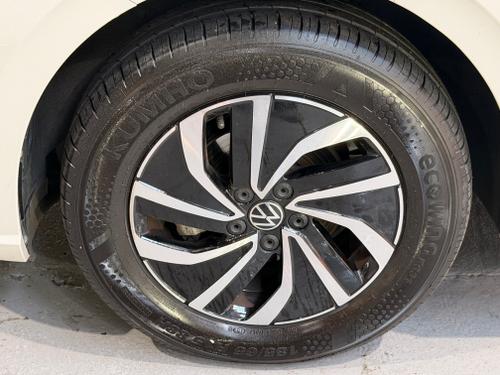 Volkswagen Polo Photo afd34f5e-ba6e-4ea1-9518-2b71d87f5cb2.jpeg