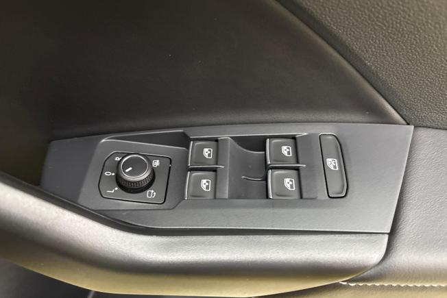 VOLKSWAGEN  T-Cross  Photo 28