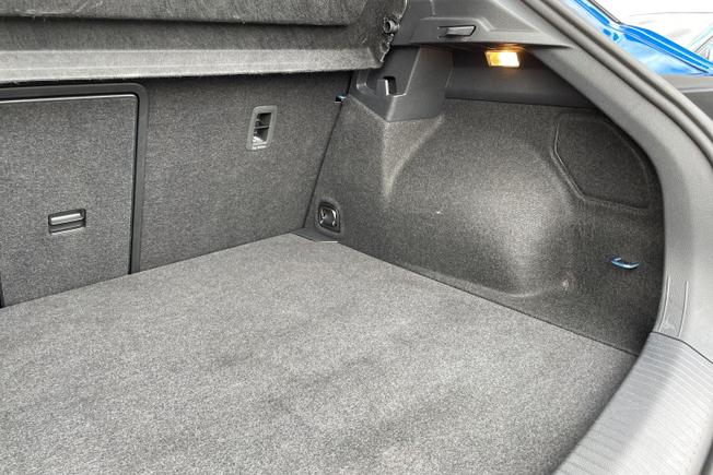 VOLKSWAGEN T-Roc Photo 27
