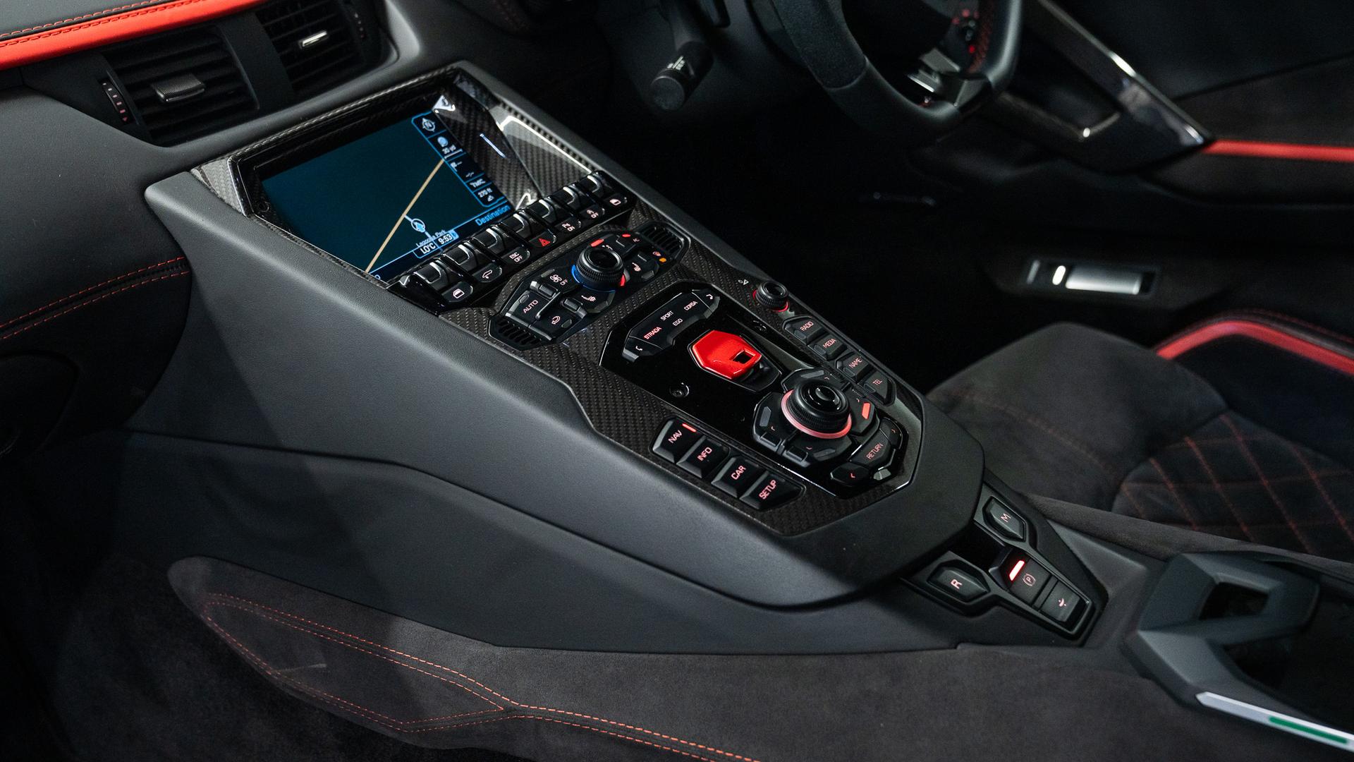 LAMBORGHINI Aventador Photo affa5fb4-9312-4d43-aa3f-8bdad1858b55.jpg
