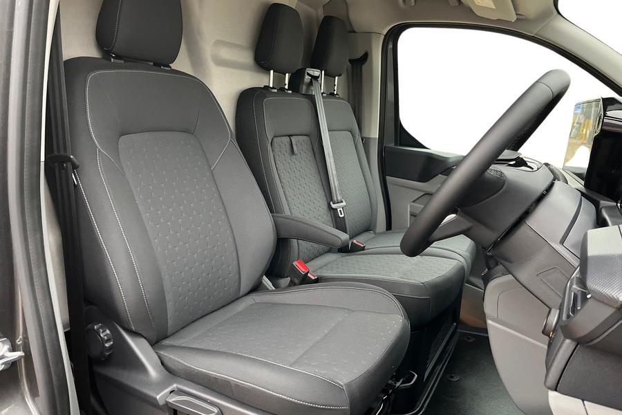 Ford TRANSIT CUSTOM Photo afff7683-fcc6-46a1-8eb4-c60f6662107a.jpg