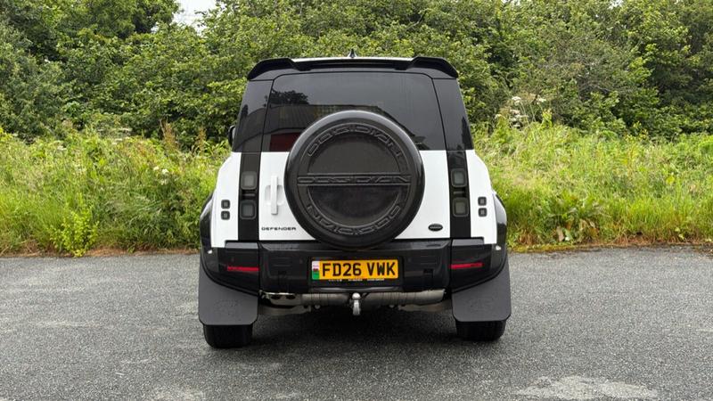 2026 26 LAND ROVER DEFENDER