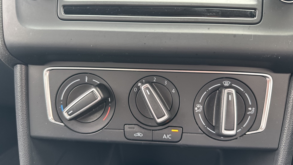 Volkswagen POLO Photo aos-9cc815fa24e4f400c081687e62554ba4726478e7.jpg