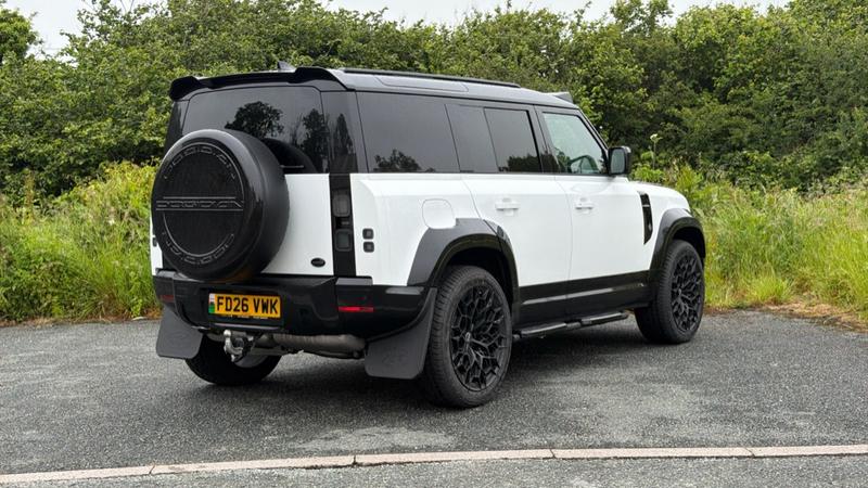 2026 26 LAND ROVER DEFENDER