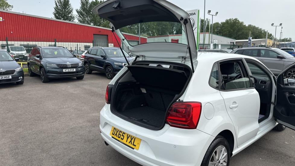 Volkswagen POLO Photo aos-c831c9ee8f88e253a3a86ab33831eac36e1d0101.jpg