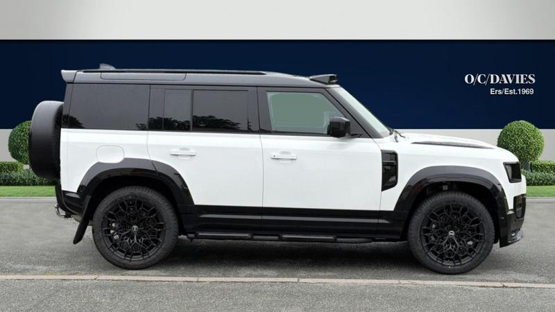 2026 26 LAND ROVER DEFENDER