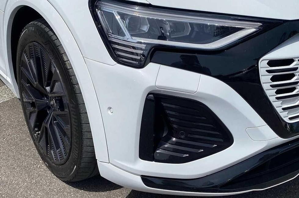 Audi Q8 Photo at-0005144a9d784229b434005130352ebc.jpg