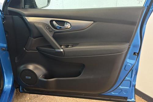 Nissan QASHQAI Photo at-001c5492f7464ad5859c2155ddc192e9.jpg