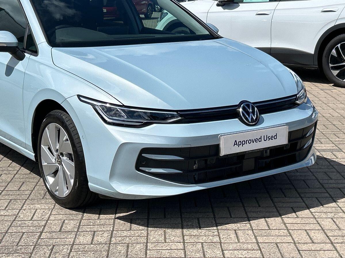 Volkswagen Golf Photo at-002e08b6b20f4959a3a5a8db9aefb3b7.jpg